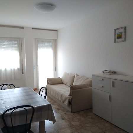 Comodo Appartamento A Pochi Metri Dal Mare Bibione Exteriör bild